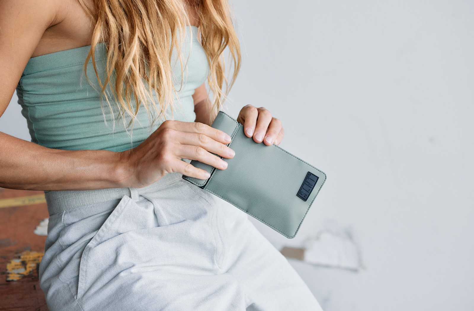 Faraday sleeves for engineers working on confidential projects