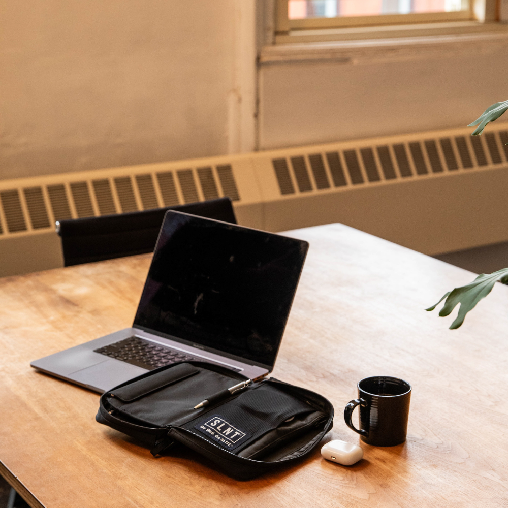 Does a Faraday Bag Actually Help You Disconnect? The Psychology of Forced Phone Breaks