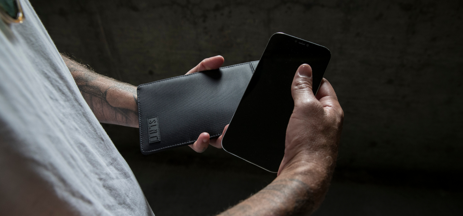 Faraday bag for phones