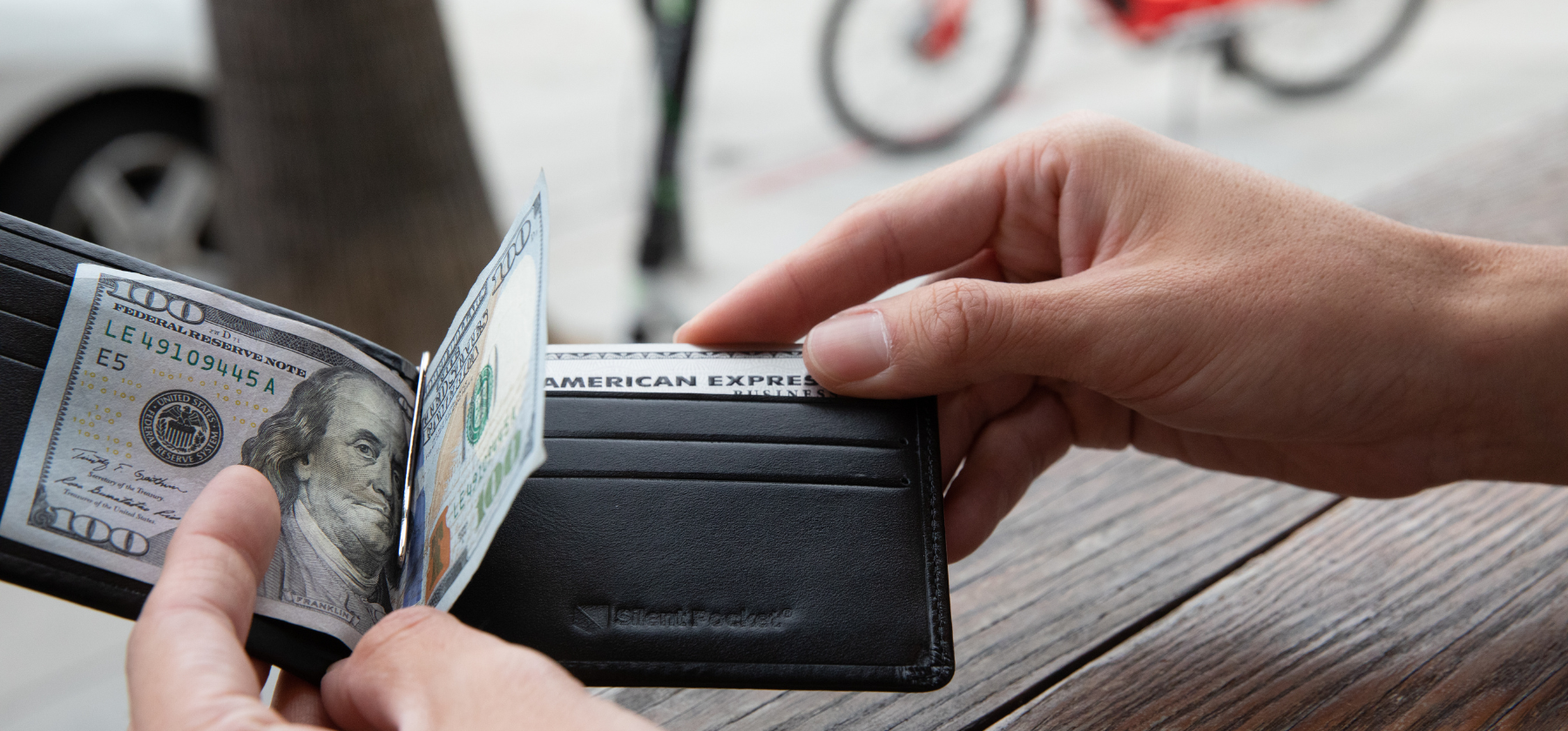 Silent Pocket Black Leather RFID Blocking Money Clip Bi-Fold Wallet