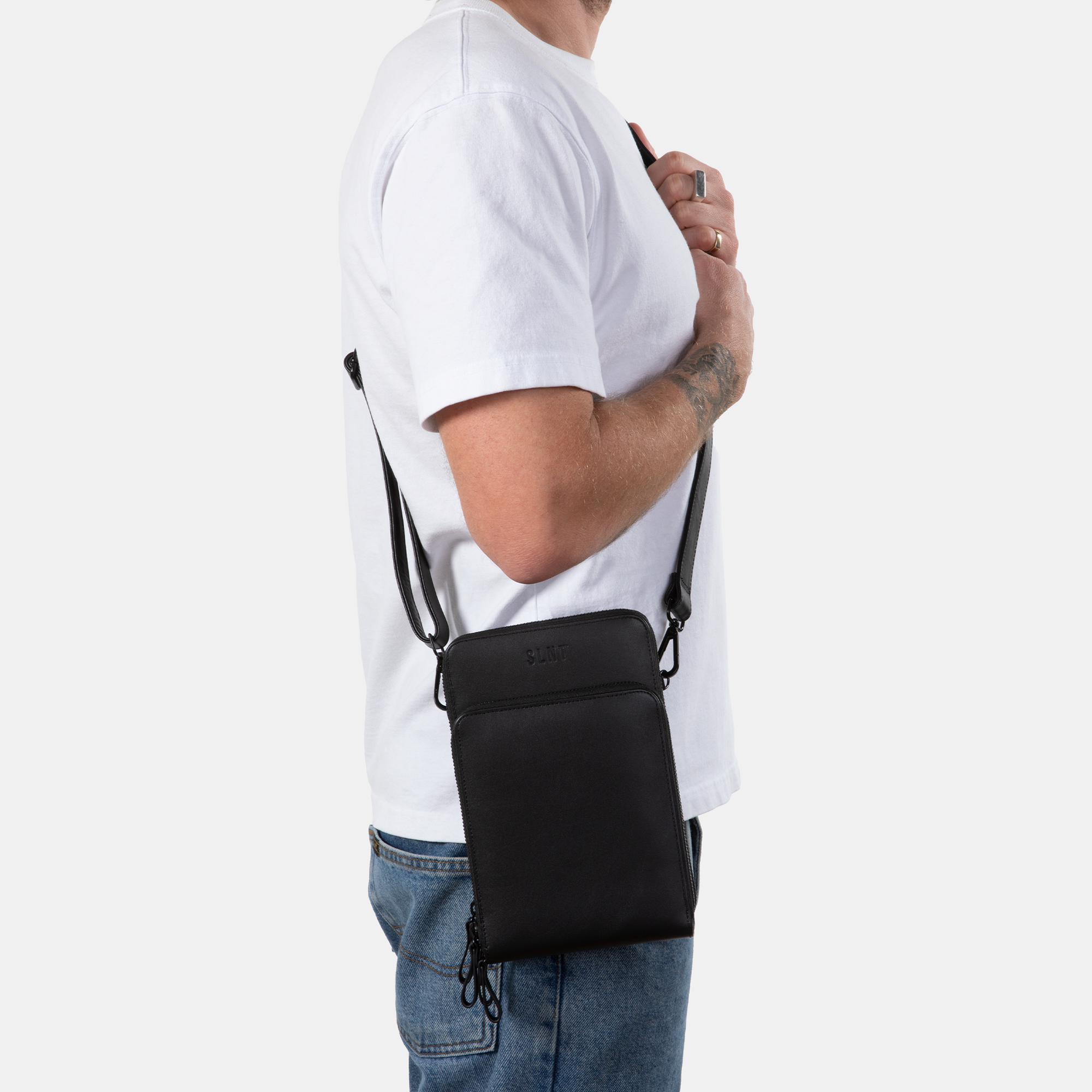 Leather Sling Bag with Faraday Cage - SLNT®